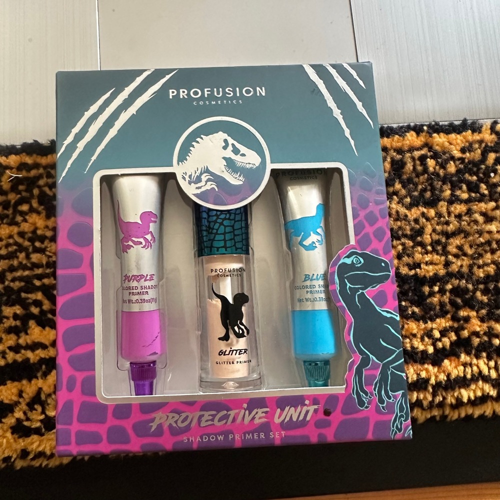 Profusion Jurassic World Protective Unit Shadow Primer Set Purple Blue Glitter